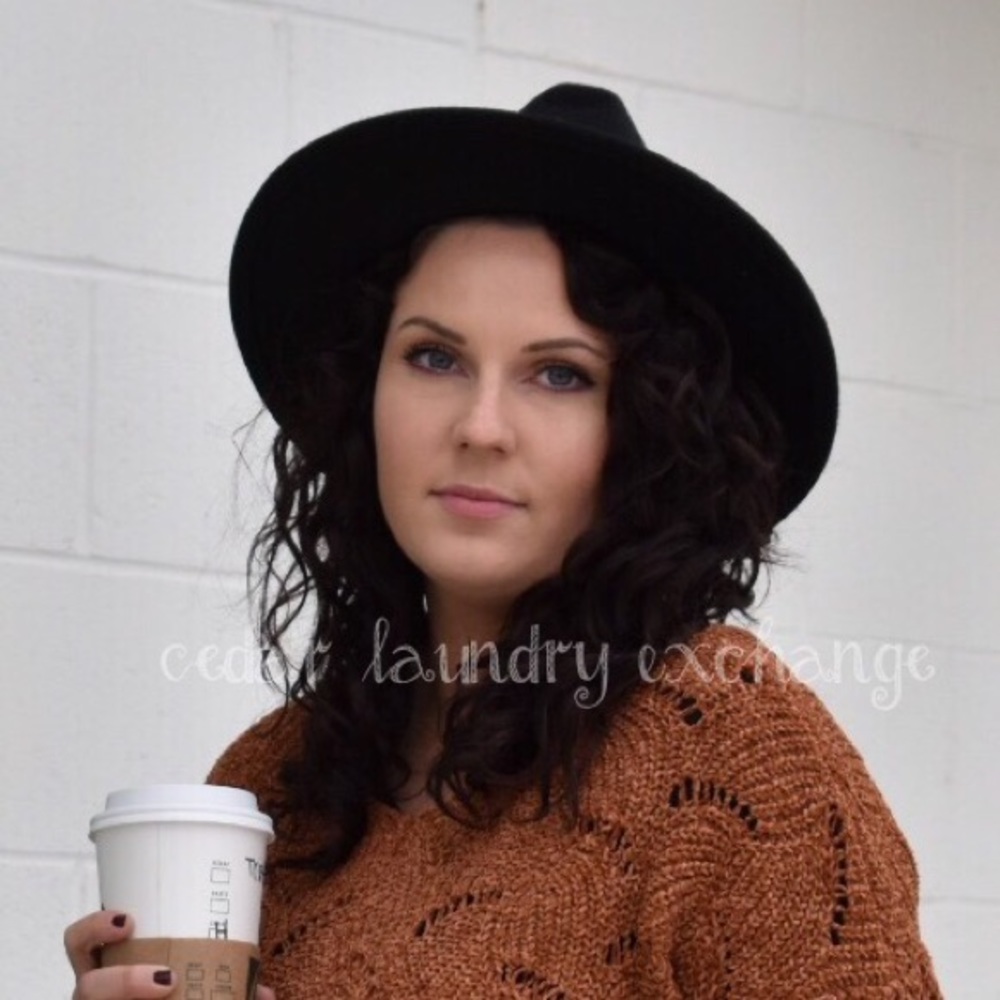 Women’s Black Fedora 5 Stars